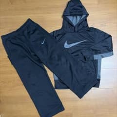 NIKE キッズジャージ上下セットアップ ブラック THERMA-FIT 裏起毛のサムネイル