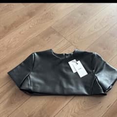 HYKE】FAUX LEATHER CROPPED TOP 新品タグ付き - メルカリ