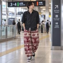 タイパンツ赤白1 フリーサイズ　男女M〜XL対応　裾絞りあり　ポケット付きのサムネイル