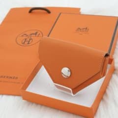 【新品未使用】エルメス ルヴァンキャトル ケース オレンジ系　箱付 新品 箱付き HERMES エルメス 小銭入れ ルヴァンキャトル オレンジ