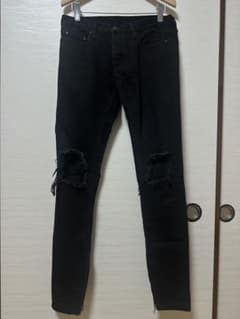 mnml ミニマル 黒 30スキニージーンズ ダメージ加工のサムネイル