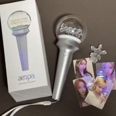 aespa ペンライト トレカ ウィンターエンブレム付きのサムネイル