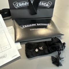 【正規品】クロムハーツ CHプラススタッドピアス　クロス　片耳　ピアスのサムネイル