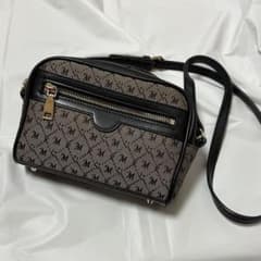 moussy モノグラム ショルダーバッグ 黒 ブラウンのサムネイル
