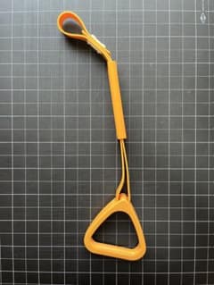鉄道部品 吊り革 オレンジ 三角型 小田急線のサムネイル