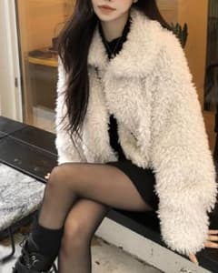 GRL ホワイト ボアジャケット クロップド丈のサムネイル