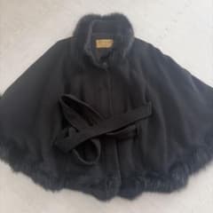CECIL McBEE ファー付きポンチョ ブラック