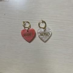 ハートモチーフ イヤリング LOVE XOXOのサムネイル