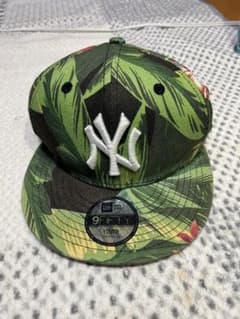 NEW ERA 9FIFTYキャップ ボタニカル柄のサムネイル