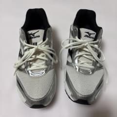 MIZUNO スニーカー ホワイト シルバー 26.5cmのサムネイル