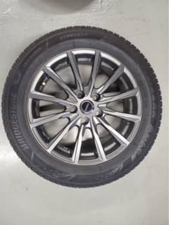 スタッドレスタイヤ195/60R17プリウス60系のサムネイル