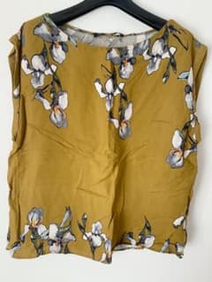 ZARA ボタニカルプリントブラウスのサムネイル