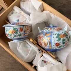 有田焼 弥右衛門 茶器揃 共箱付 急須 湯呑みセット 湯呑5客 色絵 美品 有田焼 彌右衛門窯 茶器揃 急須 蓋付き湯呑み 5客セット 金彩古伊万里