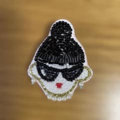 ハンドメイド サングラス女性 ビーズ刺繍ブローチのサムネイル