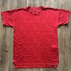 UNDER ARMOUR Tシャツ レッド カモ柄 MDのサムネイル