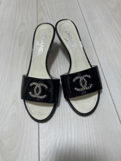 CHANEL ブラック スライドサンダル CHANEL ブラック スライドサンダル 収納袋付き - メルカリ