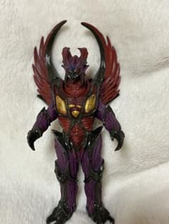 BANDAI ウルトラ怪獣 カオスダークネス　ソフビ フィギュアのサムネイル