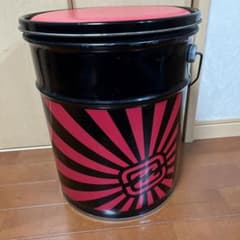 雑貨　収納　缶　椅子のサムネイル