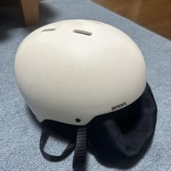 anon. ヘルメット ホワイト　スキー スノーボード/スポーツのサムネイル