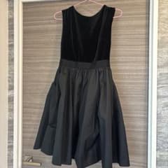 ユニバーバルミューズ　黒 スリーブレス Aラインドレスのサムネイル
