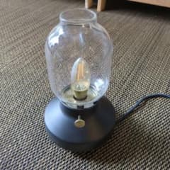 IKEA TÄRNABY テールナビー テーブルランプ ブラック 電球付きのサムネイル