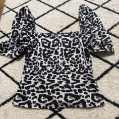 SHEIN レオパード柄 パフスリーブ トップスのサムネイル