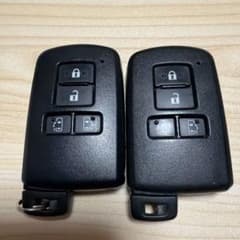 トヨタ純正 ヴォクシー スマートキー (4つボタン) 2個 送料込み - メルカリ