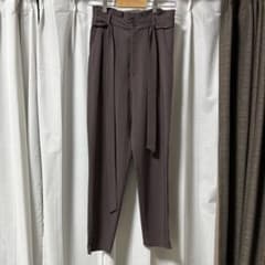 【美品】ウエストリボン テーパードパンツ ダークブラウンのサムネイル