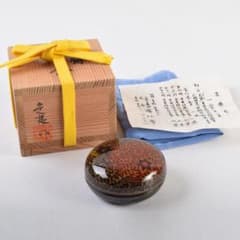 茶道具　一宮定良作　蒟醤（キンマ）塗　香合　共箱　V　9035 茶道具 一宮定良作 蒟醤（キンマ）塗 香合 共箱 V 9035 - メルカリ