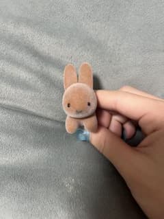 ウサギのフィギュア 手のひらサイズのサムネイル
