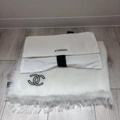 シャネル カシミヤ 大判ストール ココマーク 25年 保存袋 ホワイト シャネル カシミヤ 大判ストール ココマーク 25年 保存袋 ホワイト