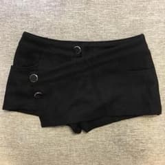※専用【中古美品】♡LIP SERVICE♡キュロット風ショートパンツ/ブラックのサムネイル