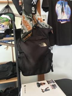 THE NORTH FACE ブラックリュックのサムネイル