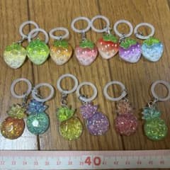めじるしアクセサリー　いちご　パイナップル　チャーム　フルーツ　果物　キラキラ
