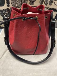 Louis Vuitton エピレザー レッド トートバッグのサムネイル