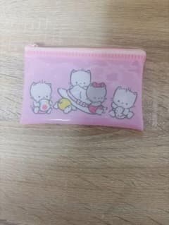 サンリオ　ニャニィニュニェニョン　フラットポーチのサムネイル