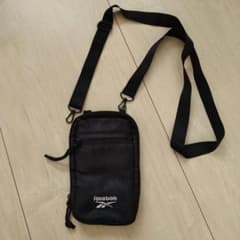 【難あり】Reebok リーボック ショルダーバッグ 黒 マルチケース ブラックのサムネイル