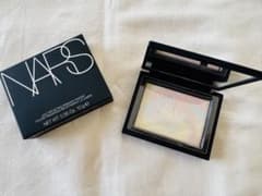 【未使用】NARS ライトリフレクティング プリズマティックパウダー 01783のサムネイル