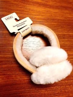 未使用　UGG イヤマフ　イヤーマフラーのサムネイル