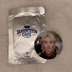 SEVENTEEN CAFE in SEOUL ジョンハン 缶バッジ - メルカリ