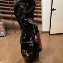 Price valid until December 31st! Callaway Enamel Golf Bag 8.5"