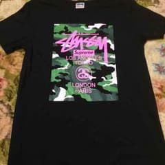ステューシー コラボTシャツ 迷彩柄のサムネイル