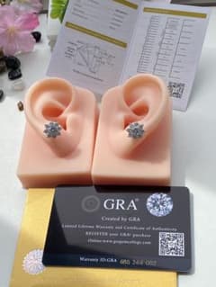 GRA 花形デザイン ピアス(両耳用) - メルカリ
