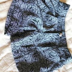 花柄ショートパンツのサムネイル