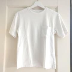 美品！UNIQLO ポケット付き 半袖Tシャツ ホワイト 150cmのサムネイル