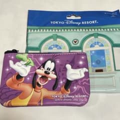 ディズニーパークチケット柄ポーチ グーフィー - メルカリ