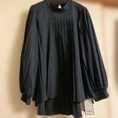 【新品】ルイルエブティック　プリーツ　フレアトップスパンツスーツのサムネイル
