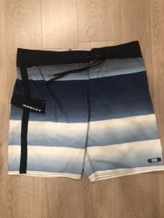 新品 ☆オークリー☆水着☆サーフパンツ☆メンズのサムネイル