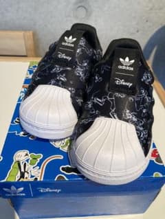 adidas アディダス ディズニーコラボのサムネイル