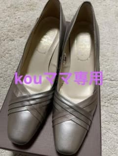 ※kouママ専用※ 新品　パンプス　23.5cmのサムネイル